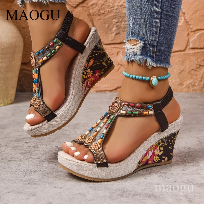 Ethnic Boho Fashion - Sandały na koturnie w stylu boho