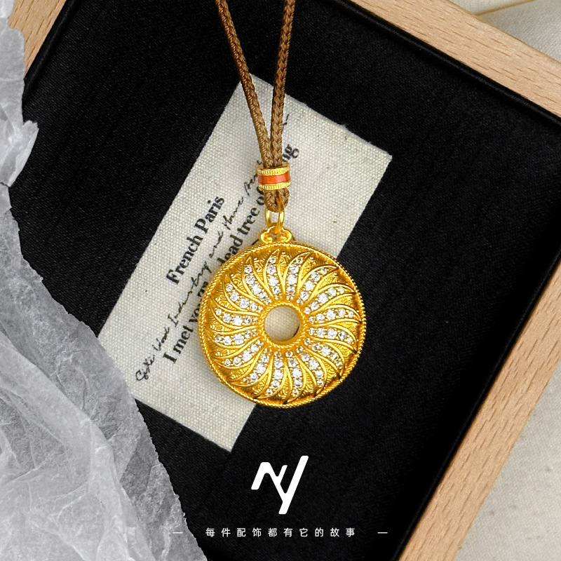 Złoty naszyjnik w stylu sklepu – Ethnic Fashion Store recenzja i cena
